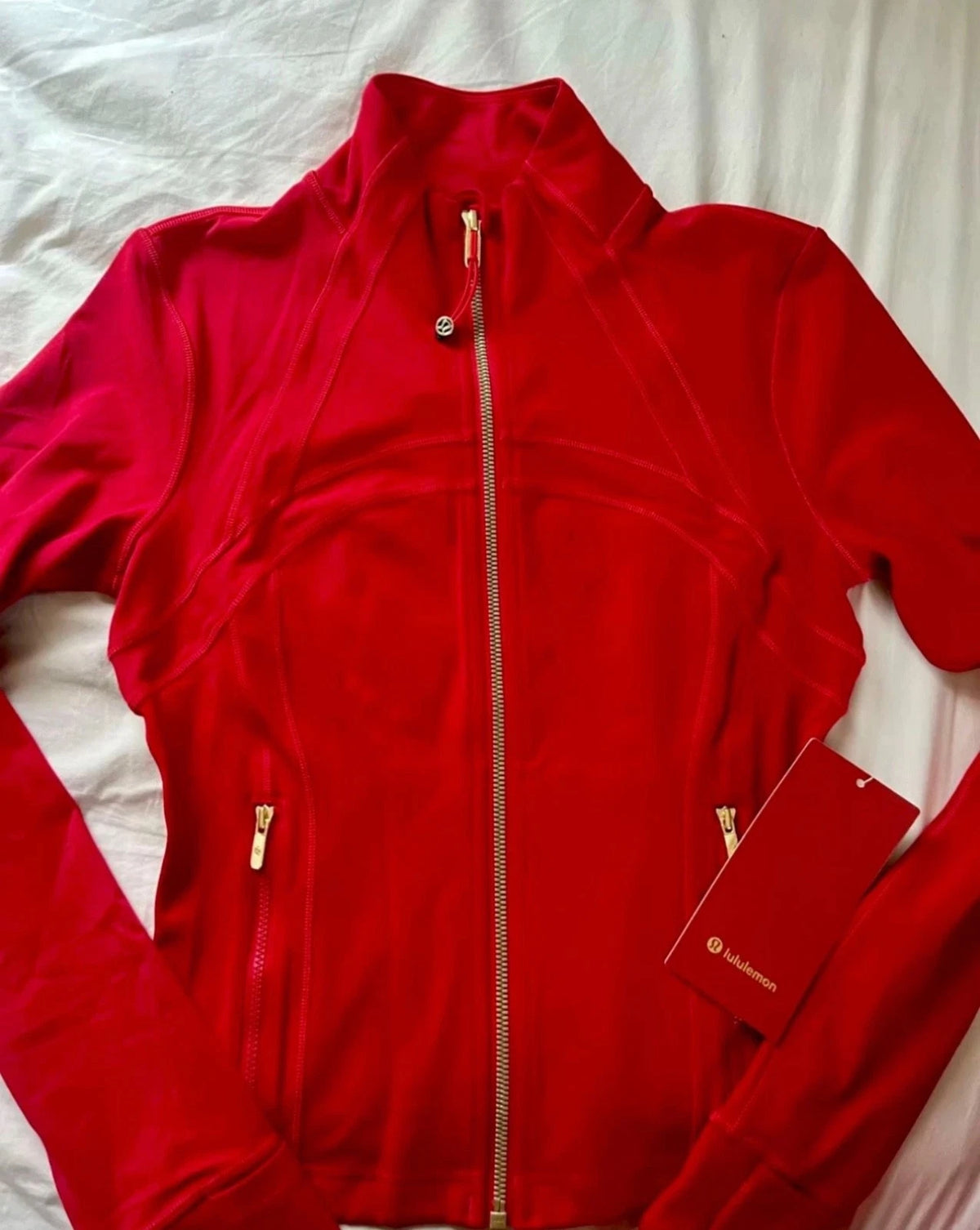 Lululemon Define Jacket rouge gold zipper
