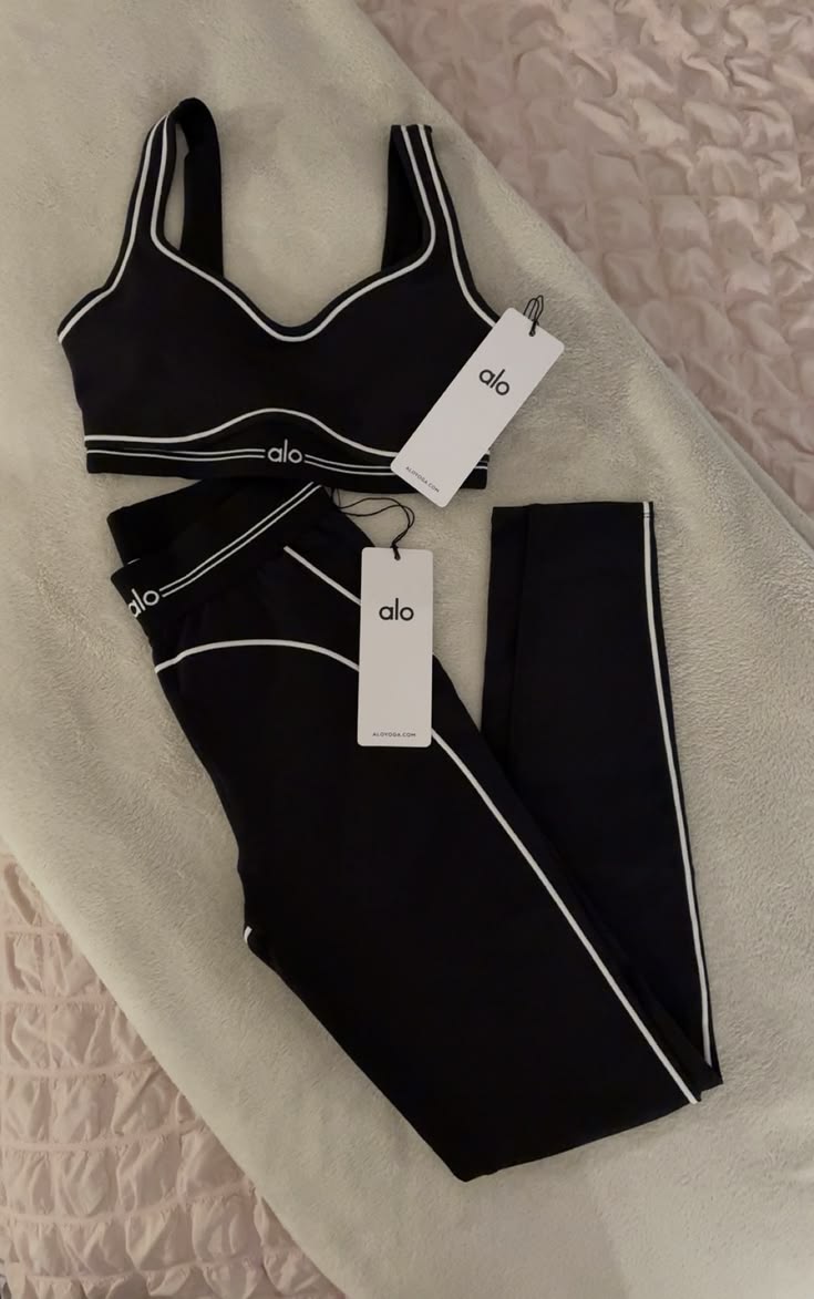 Alo Hearthrob Set En Noir